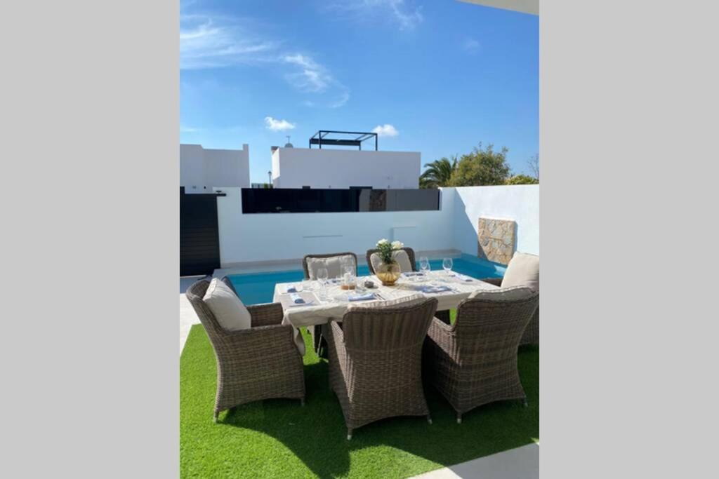 Premium Strandnaera Villa Lo Pagan -Byggd 2020 سان بيذرو ذيل بيناتا المظهر الخارجي الصورة